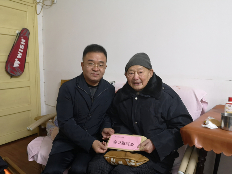 16劉迪祥慰問20220128182036.jpg