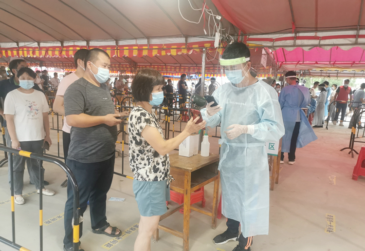 20220712 請黨放心、抗疫有我——中山坦洲項(xiàng)目助力當(dāng)?shù)匾咔榉揽?圖2.jpg